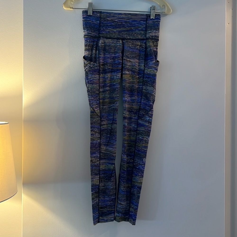 Lululemon yoga pants size 4